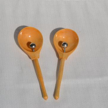 Ложка полубаская без росписи, покрытая лаком, с бубенцом